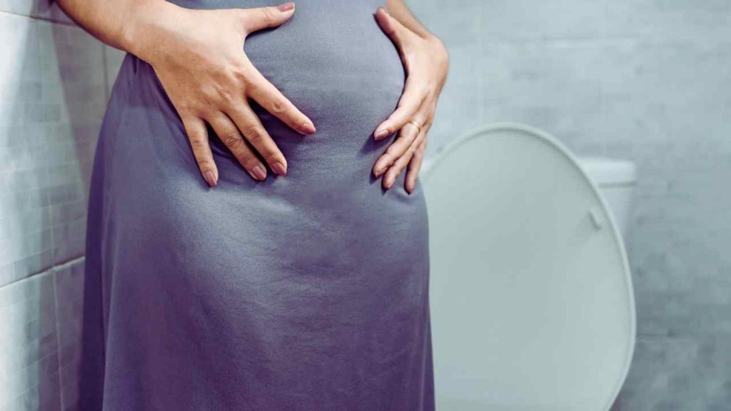 आंतों में जमे मल को कैसे निकालें
